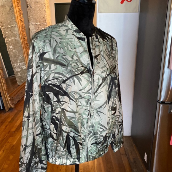 NWT Massimo Dutti Green Leaves print zip up windbreaker w/ pockets size S - Picture 9 of 9